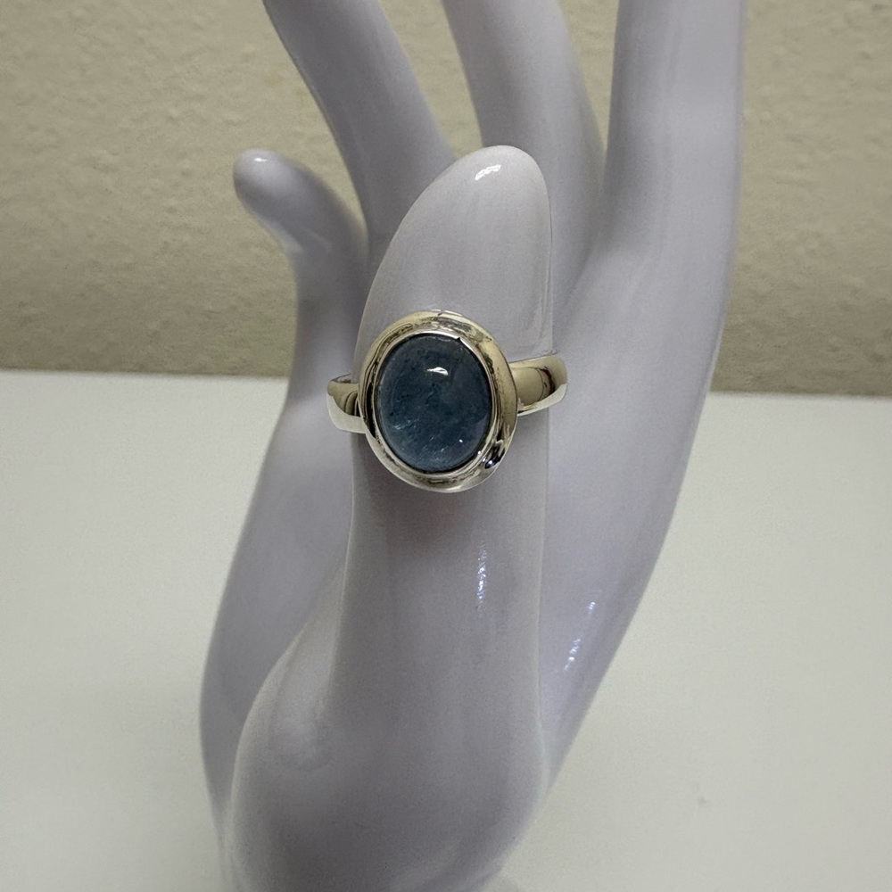 Elegant Natural Aquamarine Cabochon Sterling Silver Ring